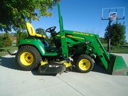 2004 John Deere X585 4X4 garden tractor w/ loader